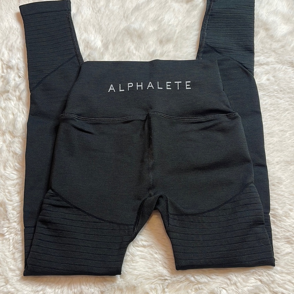 NWT Alphalete Revival R6 leggings - SIZE: XS